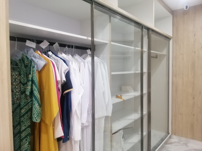 Al amwaj al thahabiah laundry , Gate Tower Laundry in Al Khalidiya District