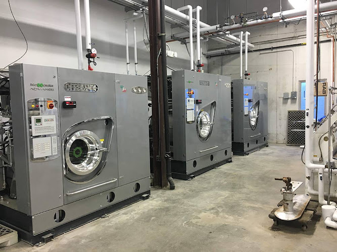 Al Rajul Al Aneeq Laundry in Al Khalidiya District