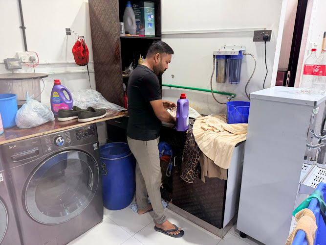 Maxpress Dry Cleaning Services LLC in Business Bay